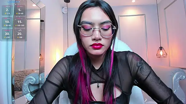 AzuraKindong online show from 03-08-25, 10:45