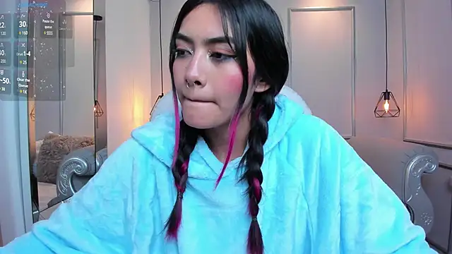 AzuraKindong online show from 03-10-25, 10:24