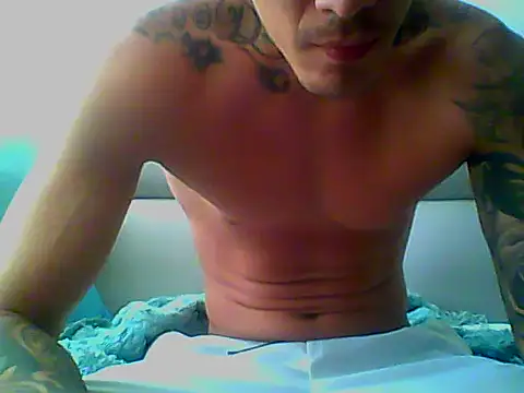 Snapshot of Skater29xx2 chatting on 12-06-24, 05:00 Skater29xx2 online show from 12-06-24, 05:00