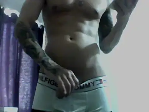 Snapshot of Skater29xx2 chatting on 01-17-25, 04:15 Skater29xx2 online show from 01-17-25, 04:15