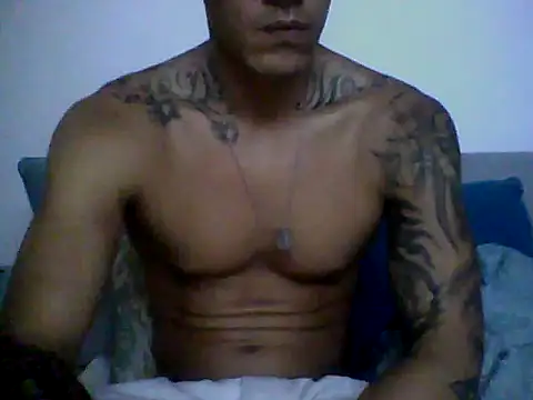 Snapshot of Skater29xx2 chatting on 01-20-25, 04:21 Skater29xx2 online show from 01-20-25, 04:21