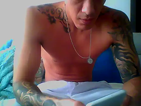 Snapshot of Skater29xx2 chatting on 01-20-25, 05:48 Skater29xx2 online show from 01-20-25, 05:48