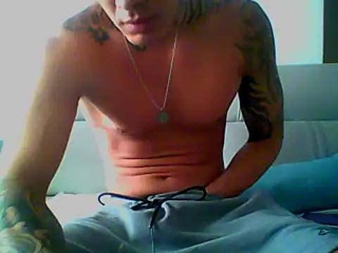 Snapshot of Skater29xx2 chatting on 01-22-25, 04:23 Skater29xx2 online show from 01-22-25, 04:23