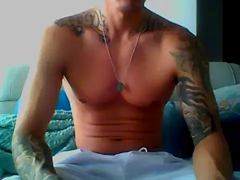 Snapshot of Skater29xx2 chatting on 02-06-25, 03:20 Skater29xx2 online show from 02-06-25, 03:20