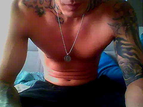 Snapshot of Skater29xx2 chatting on 02-07-25, 02:37 Skater29xx2 online show from 02-07-25, 02:37