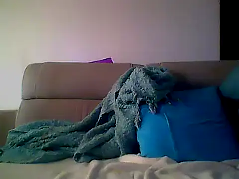 Snapshot of Skater29xx2 chatting on 02-10-25, 02:16 Skater29xx2 online show from 02-10-25, 02:16