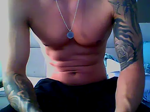 Snapshot of Skater29xx2 chatting on 02-12-25, 03:38 Skater29xx2 online show from 02-12-25, 03:38