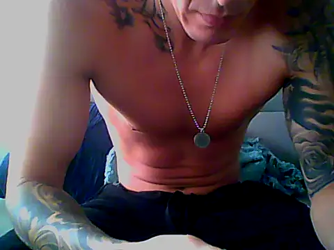 Snapshot of Skater29xx2 chatting on 02-13-25, 03:14 Skater29xx2 online show from 02-13-25, 03:14