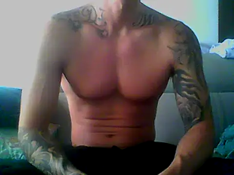 Snapshot of Skater29xx2 chatting on 02-14-25, 03:05 Skater29xx2 online show from 02-14-25, 03:05