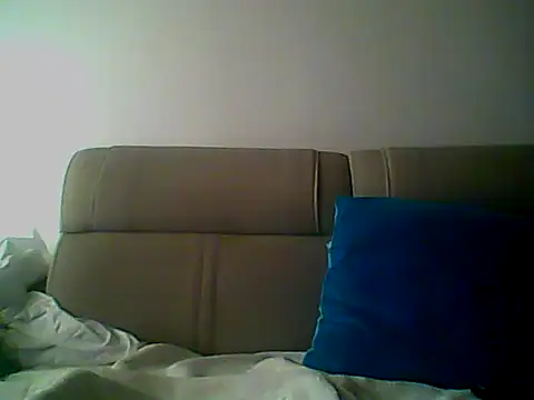 Snapshot of Skater29xx2 chatting on 02-15-25, 03:17 Skater29xx2 online show from 02-15-25, 03:17