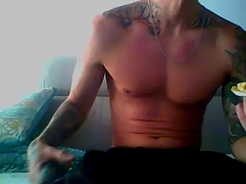 Snapshot of Skater29xx2 chatting on 02-19-25, 04:11 Skater29xx2 online show from 02-19-25, 04:11