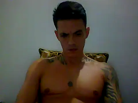 Snapshot of Skater29xx2 chatting on 02-24-25, 05:43 Skater29xx2 online show from 02-24-25, 05:43