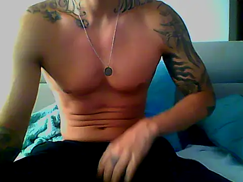 Snapshot of Skater29xx2 chatting on 02-26-25, 02:57 Skater29xx2 online show from 02-26-25, 02:57