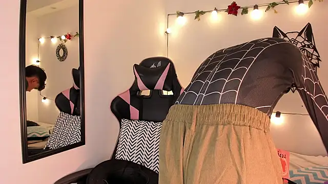 Tomy Rox online show from 01-13-25, 04:50