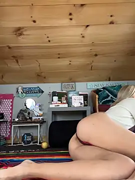 Snapshot of DanaeJustine chatting on 09-23-25, 08:12 DanaeJustine online show from 09-23-25, 08:12