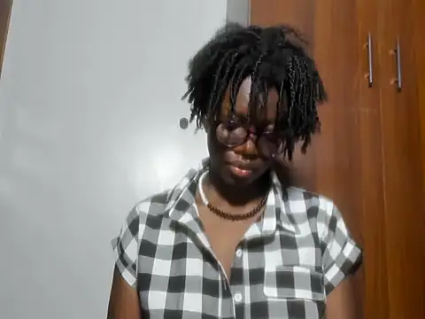 Snapshot of afro_pop chatting on 12-31-24, 09:17 afro pop online show from 12-31-24, 09:17