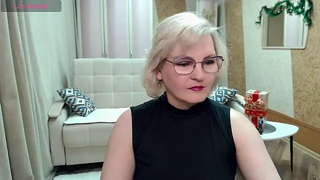 Snapshot of BlondeBrilliant7 chatting on 12-15-24, 02:27 BlondeBrilliant7 online show from 12-15-24, 02:27