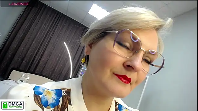 BlondeBrilliant7 online show from 12-22-25, 06:43