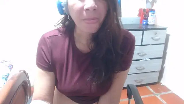 Snapshot of Ainhoa-hot chatting on 05-10-26, 05:23 Ainhoa-hot online show from 05-10-26, 05:23
