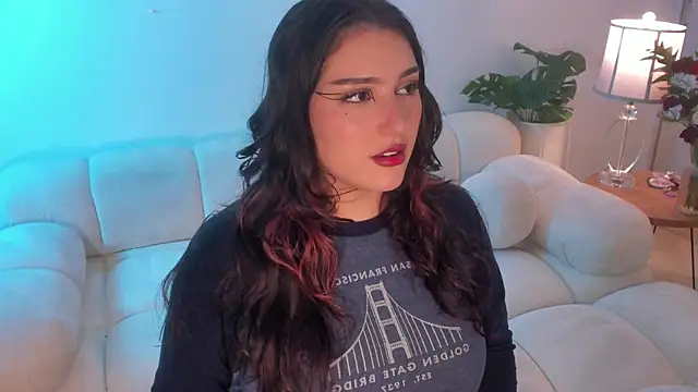 Snapshot of freya_bella_ chatting on 03-13-25, 04:27 freya bella online show from 03-13-25, 04:27