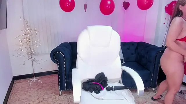 Snapshot of Aida_adams chatting on 02-13-25, 10:54 Aida adams online show from 02-13-25, 10:54