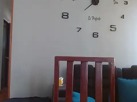 Snapshot of Laura_martin_ chatting on 02-06-25, 12:59 Laura martin online show from 02-06-25, 12:59