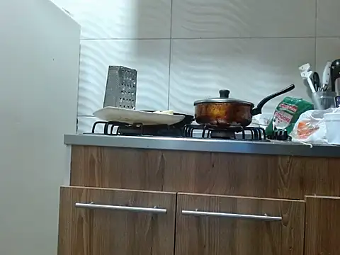 Snapshot of Laura_martin_ chatting on 02-07-25, 10:40 Laura martin online show from 02-07-25, 10:40