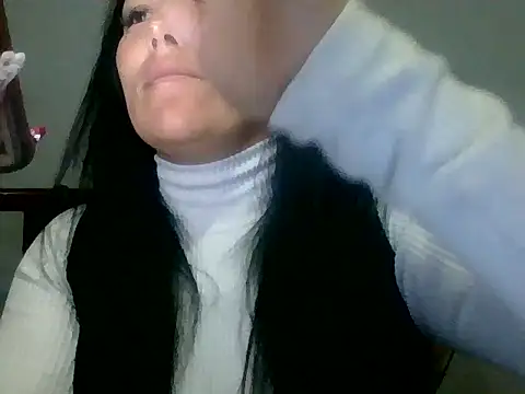 Snapshot of Laura_martin_ chatting on 02-12-25, 12:58 Laura martin online show from 02-12-25, 12:58