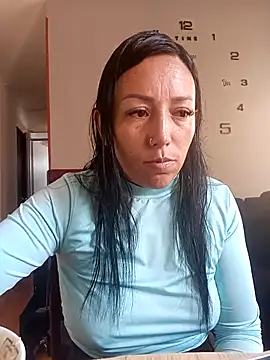 Snapshot of Laura_martin_ chatting on 03-08-25, 01:36 Laura martin online show from 03-08-25, 01:36