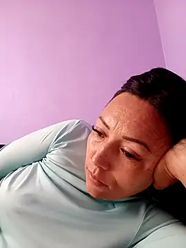 Snapshot of Laura_martin_ chatting on 03-08-25, 05:33 Laura martin online show from 03-08-25, 05:33