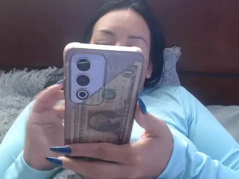 Snapshot of Laura_martin_ chatting on 03-09-25, 01:48 Laura martin online show from 03-09-25, 01:48