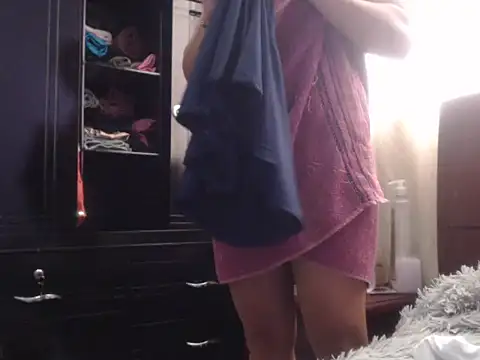 Snapshot of Laura_martin_ chatting on 03-14-25, 05:35 Laura martin online show from 03-14-25, 05:35