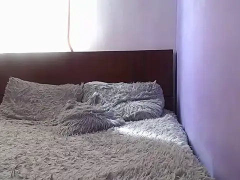 Snapshot of Laura_martin_ chatting on 10-07-25, 01:52 Laura martin online show from 10-07-25, 01:52