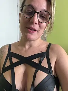 marinella07 online show from 12-15-24, 10:50