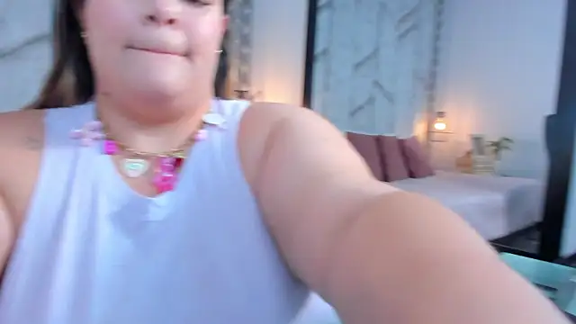 Sara Thompsoon online show from 02-23-26, 11:29