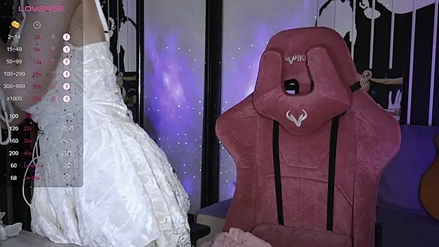 Snapshot of prettybones chatting on 12-19-24, 11:18 prettybones online show from 12-19-24, 11:18