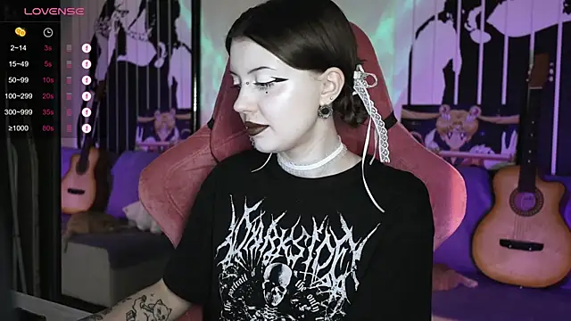 Snapshot of prettybones chatting on 12-21-24, 12:27 prettybones online show from 12-21-24, 12:27