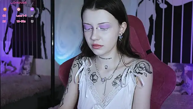 Snapshot of prettybones chatting on 02-25-25, 01:17 prettybones online show from 02-25-25, 01:17