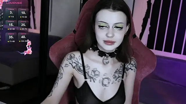 Snapshot of prettybones chatting on 09-09-25, 10:31 prettybones online show from 09-09-25, 10:31