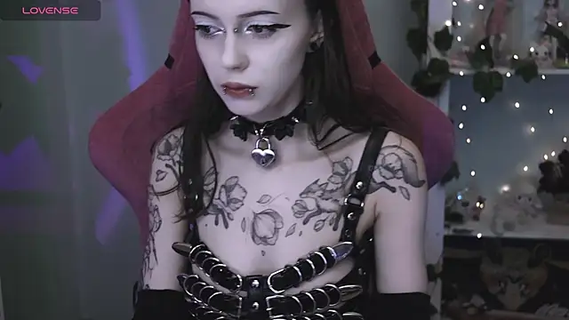 Snapshot of prettybones chatting on 04-28-26, 10:48 prettybones online show from 04-28-26, 10:48
