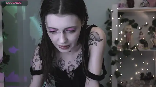 prettybones online show from 06-24-26, 10:09