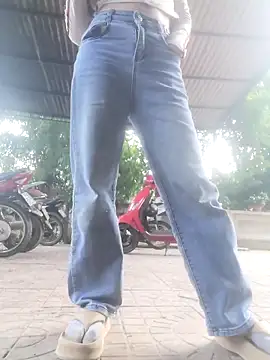 -Almira- online show from 11-21-25, 03:05