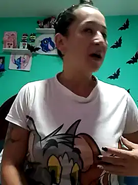 Snapshot of emilypoppy3 chatting on 12-17-24, 06:53 emilypoppy3 online show from 12-17-24, 06:53