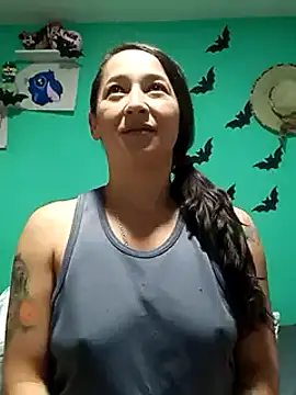 Snapshot of emilypoppy3 chatting on 01-28-25, 01:05 emilypoppy3 online show from 01-28-25, 01:05