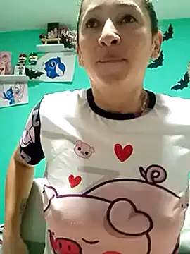 Snapshot of emilypoppy3 chatting on 02-11-25, 01:20 emilypoppy3 online show from 02-11-25, 01:20