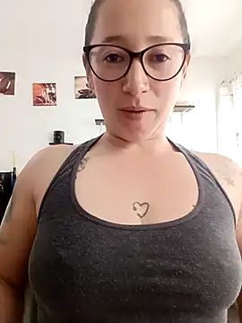 emilypoppy3 online show from 03-09-26, 08:35