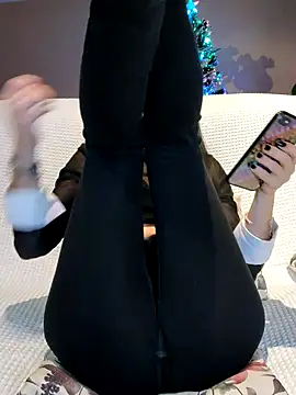 Melody87 online show from 12-13-25, 07:53