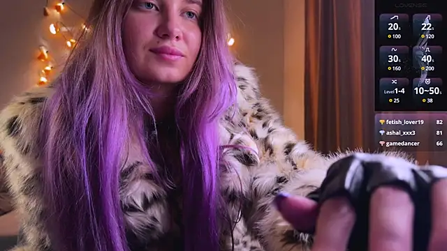 Snapshot of Femdom_Lola chatting on 12-31-24, 12:00 Femdom Lola online show from 12-31-24, 12:00