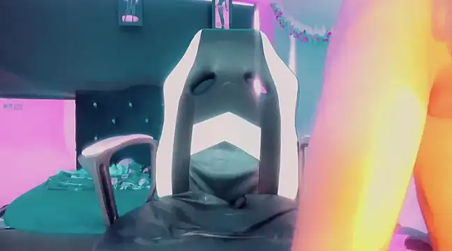 Snapshot of rosedewitt chatting on 01-24-25, 05:21 rosedewitt online show from 01-24-25, 05:21