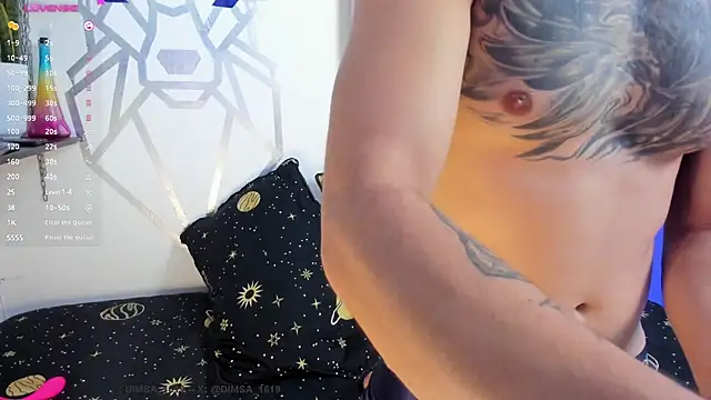 Snapshot of Aron-santoro chatting on 02-08-25, 04:03 Aron-santoro online show from 02-08-25, 04:03